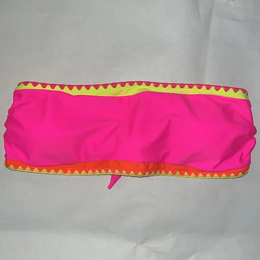 Popvil Shell Trim Bandeau Color Block Bikini Top.  Size L.  NWOT.